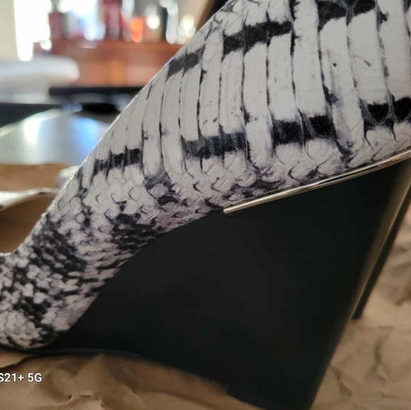 Coach black and white snakeskin wedge heel Orchard 8.5 - Picture 7 of 9